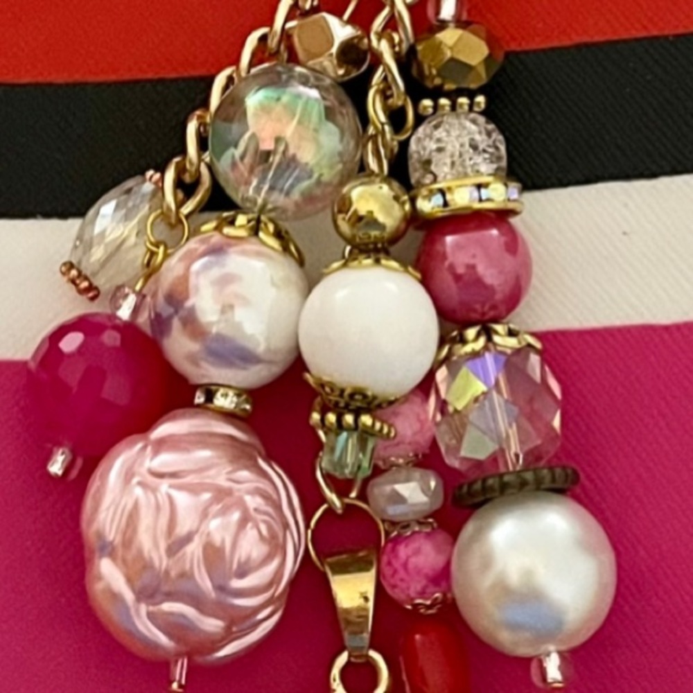 SOLD ‼️ Handbag Jewelry NEW Lips Lipstick Bag Charm Beads Keychain Flower Bag - Picture 8 of 15
